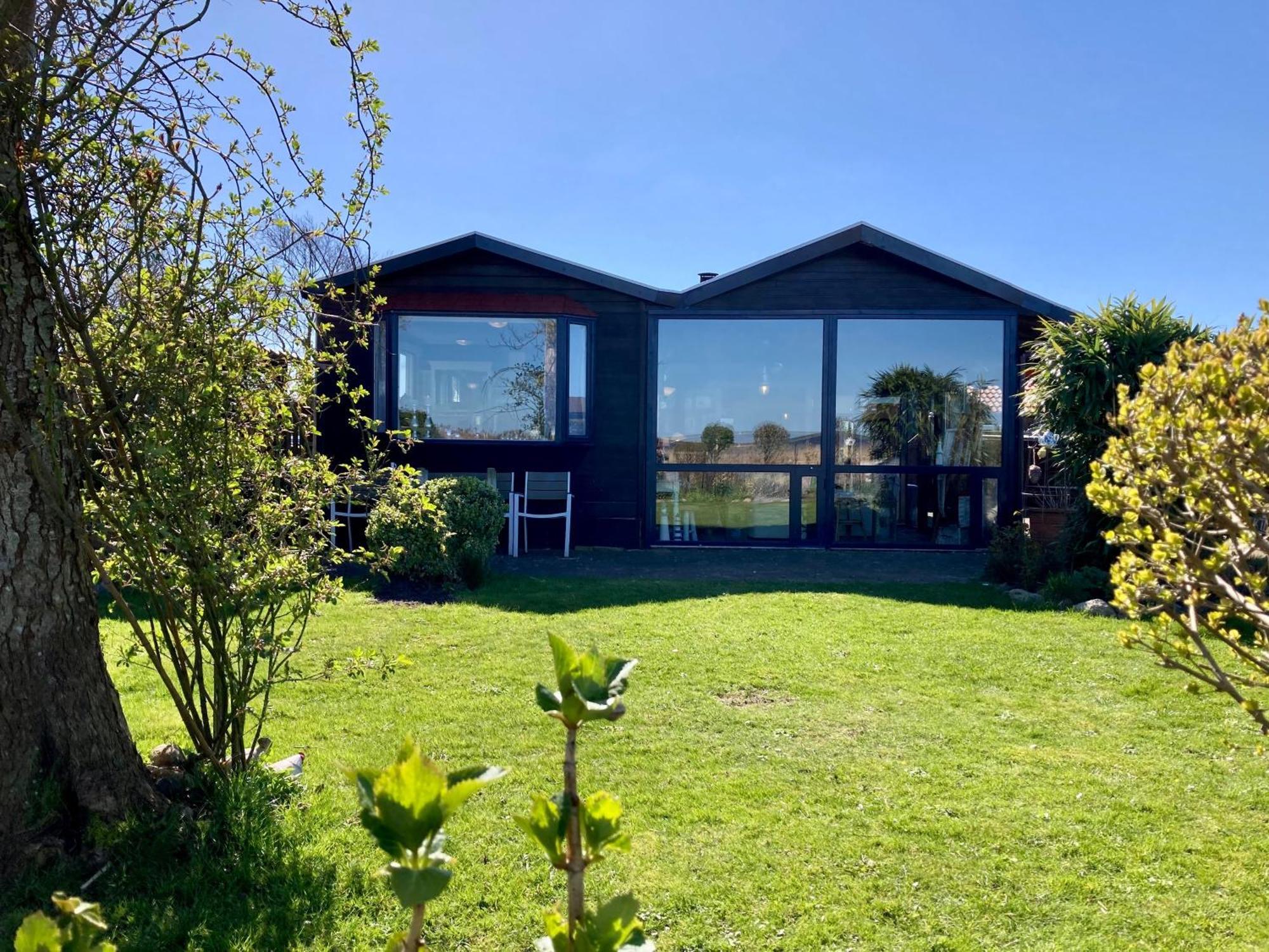House Marijke With Winter Garden And Direct Access To The Lauwersmeer Anjum ภายนอก รูปภาพ